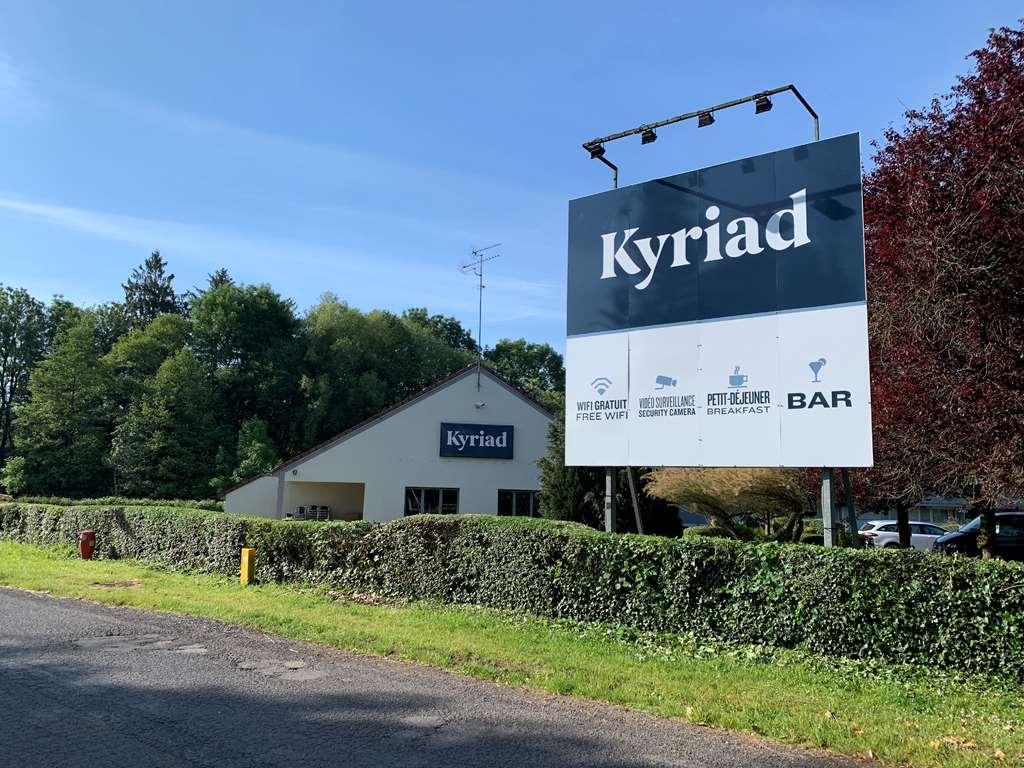 Kyriad Sedan Esterno foto